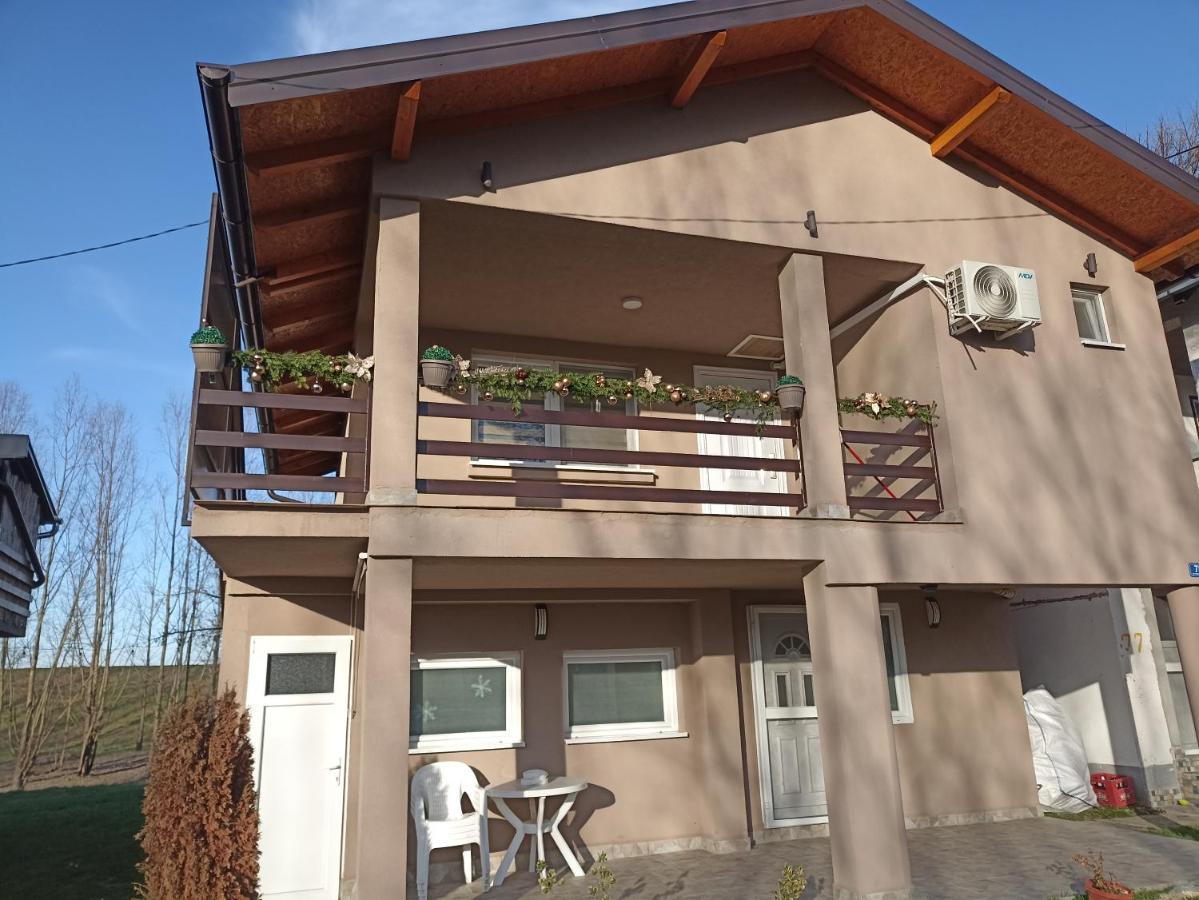 Vikendica Apartments Dunav Ms Celarevo Екстериор снимка